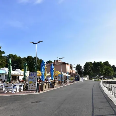 Tolle In Mit Kleiner Terrasse Umag