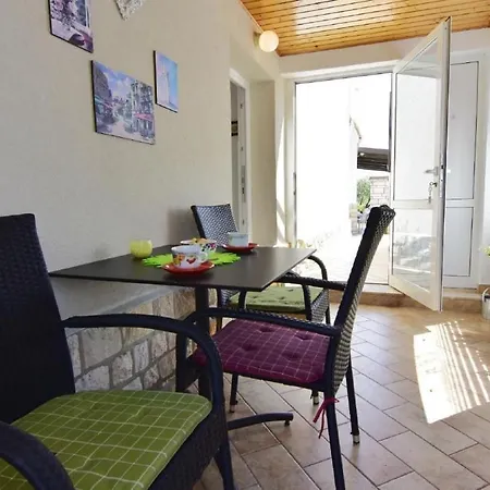 Tolle In Mit Kleiner Terrasse *