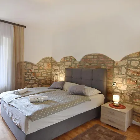 Apartment Tolle In Mit Kleiner Terrasse *