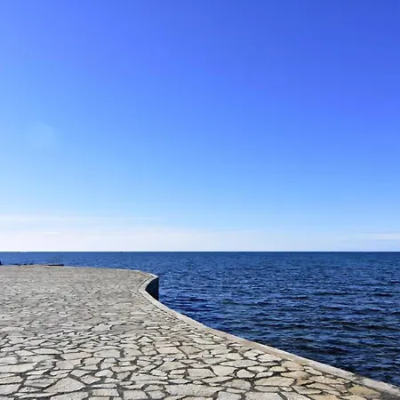 Tolle In Mit Kleiner Terrasse Apartamento Umag