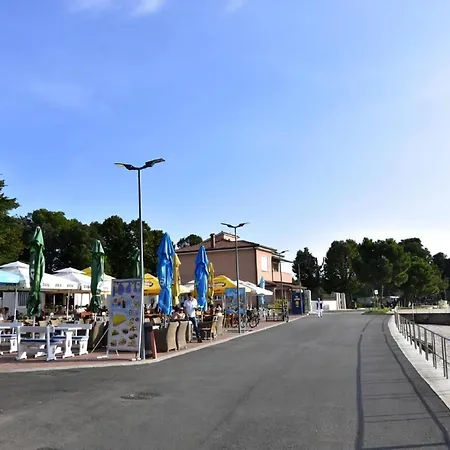Tolle In Mit Kleiner Terrasse * Umag